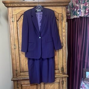 Women’s suit